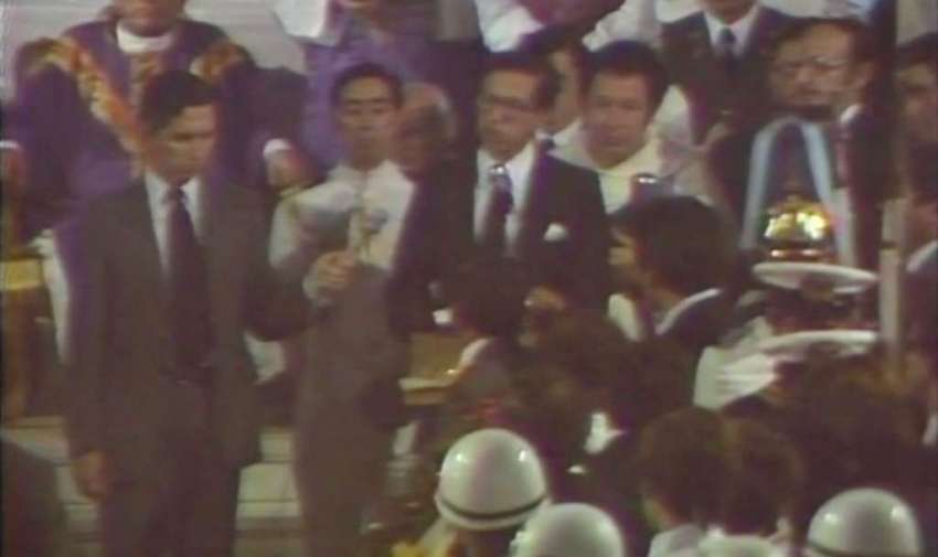 Osvaldo Hurtado en el funeral de Jaime Roldós, 1981